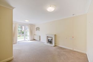 LIVING ROOM- click for photo gallery